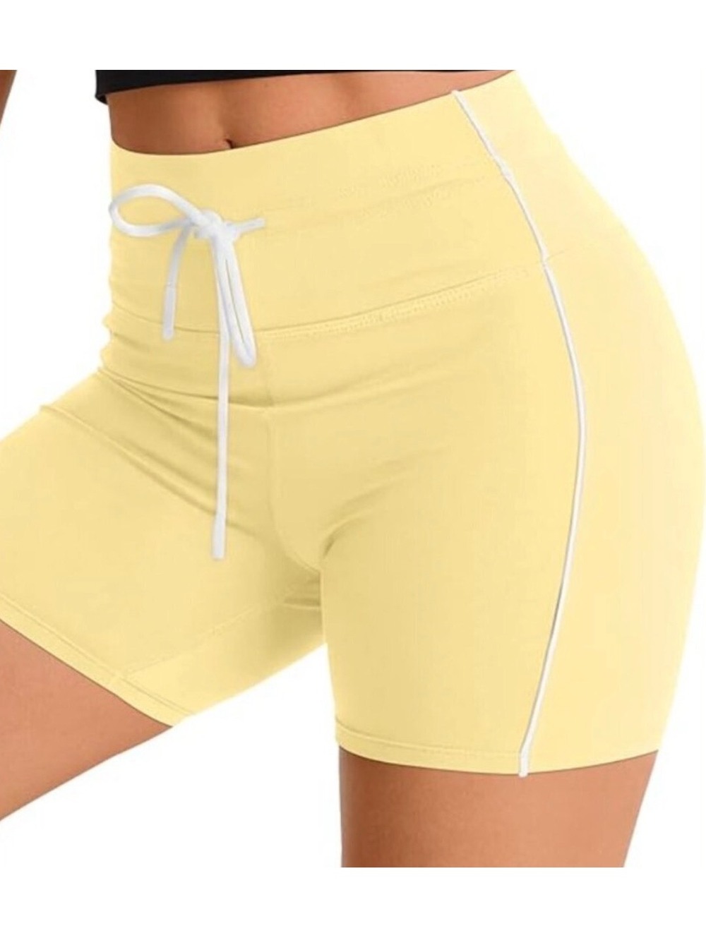 Vuori Daily piped Short 5” in Sunlight Yellow, Women's Size Large